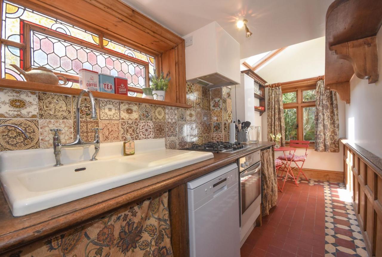 Дом отдыха Unique Period One Bedroom House In